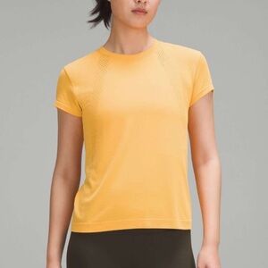 Lululemon Train To Be Short Sleeve Shirt Mango Dream Size 4